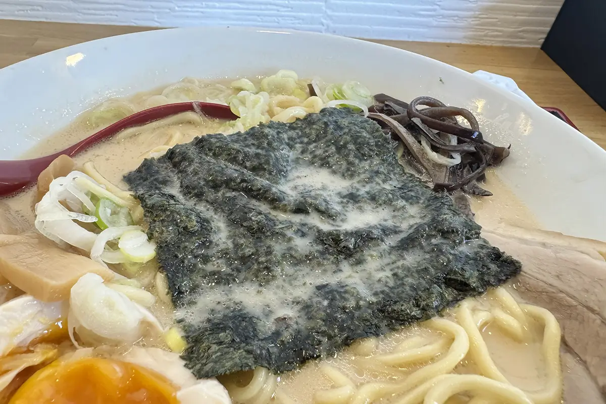 麺屋 和BISABI　豚鶏ラーメン（醤油）　海苔