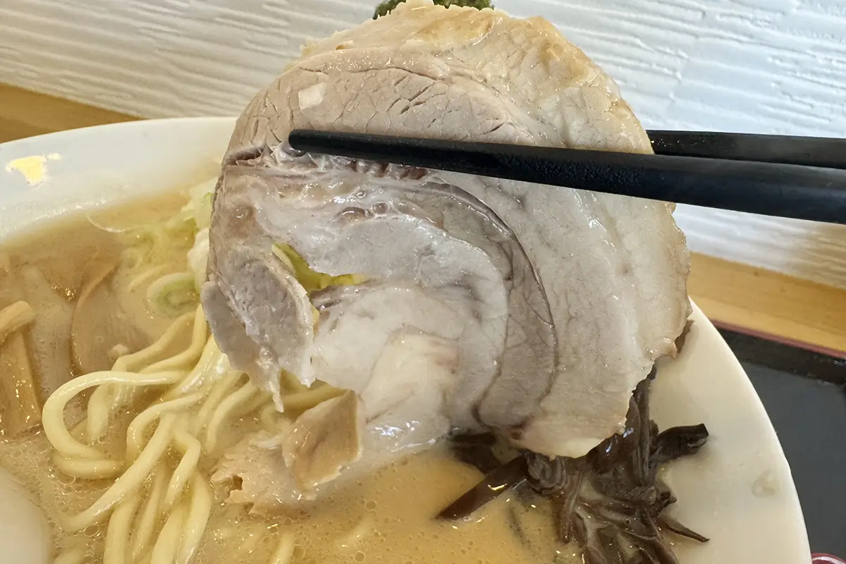 麺屋 和BISABI　豚鶏ラーメン（醤油）　チャーシュー