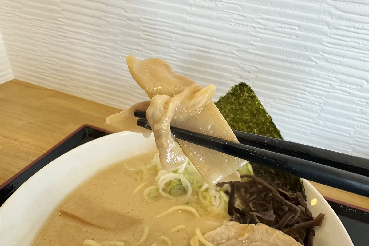 麺屋 和BISABI　豚鶏ラーメン（醤油）　メンマ