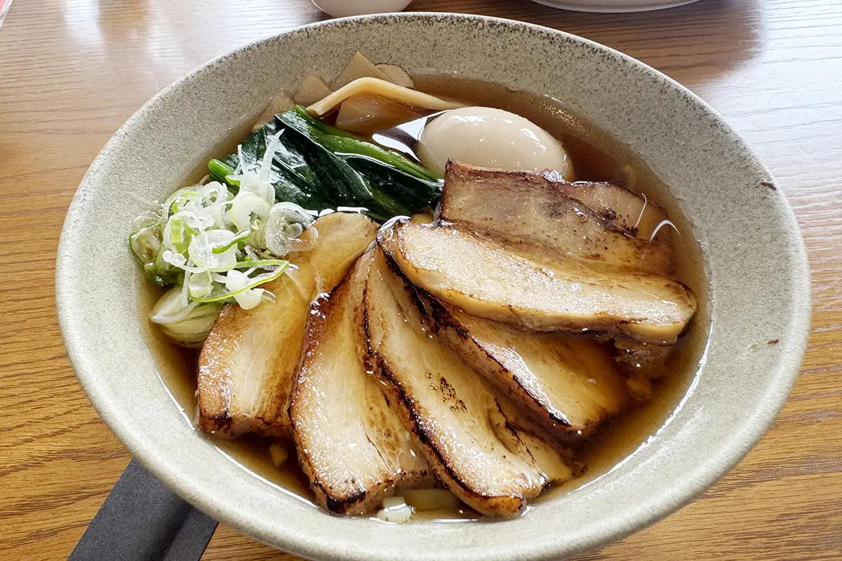 37BASE 自家製チャーシュー麺