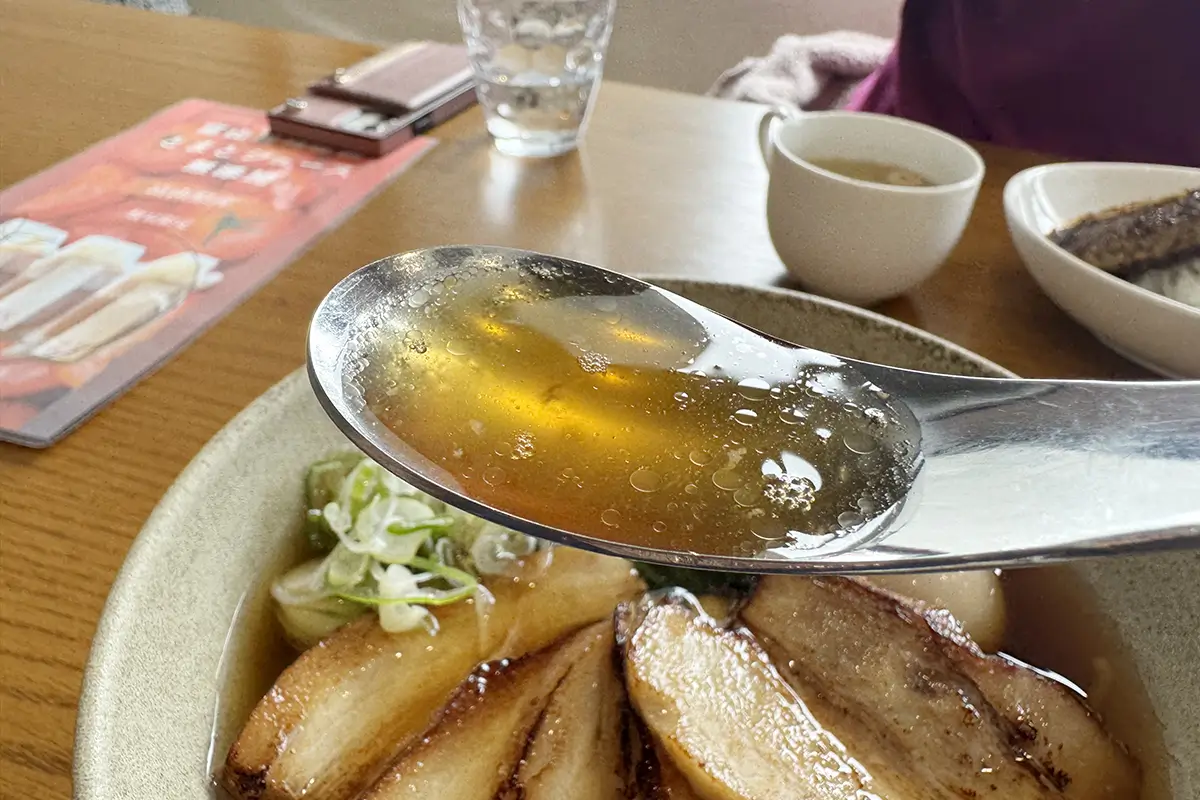 37BASE 自家製チャーシュー麺 スープ