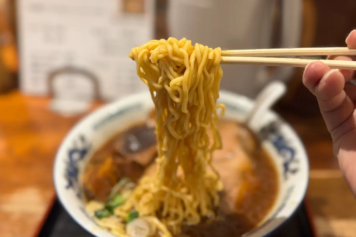 こられん華 華ラーメン(しょうゆ) 麺