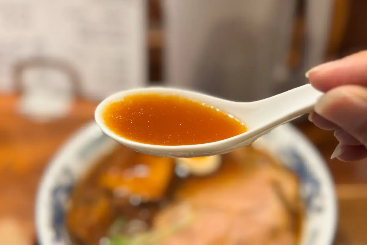 こられん華 華ラーメン(しょうゆ) スープ