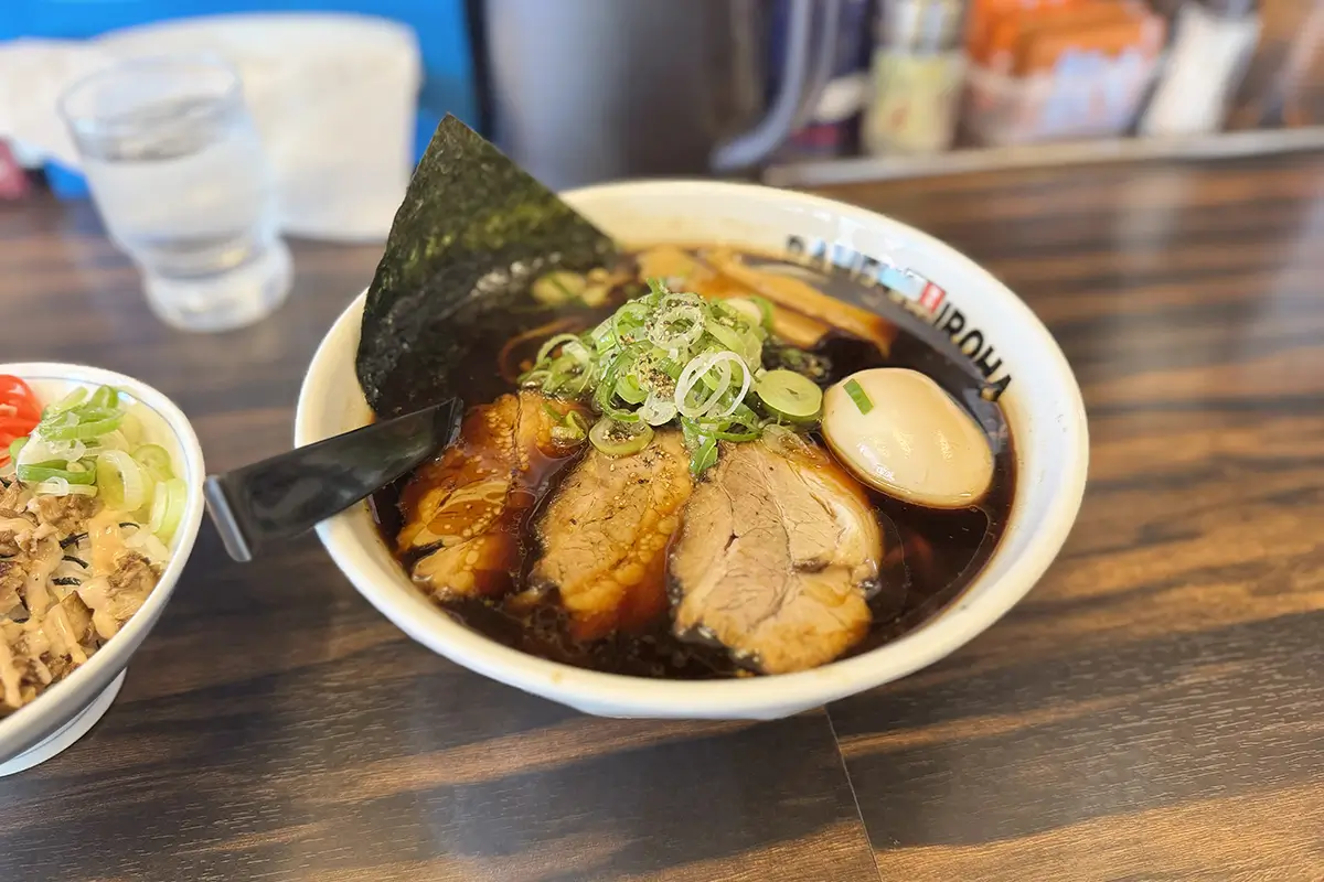 麺家いろは 射水本店 富山ブラック味玉ラーメン
