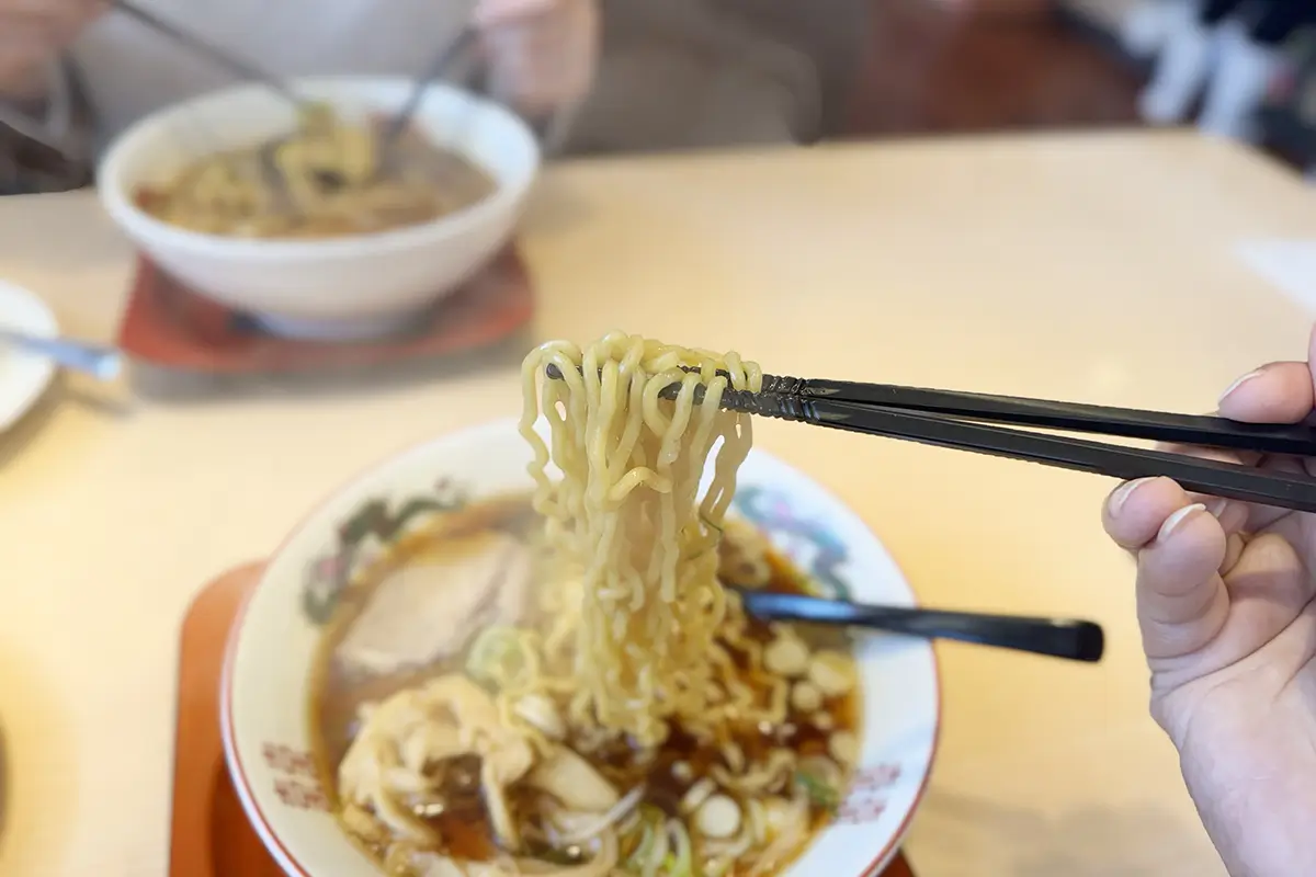 麺家やす 懐かしのあっさり醤油 中華そば 麺