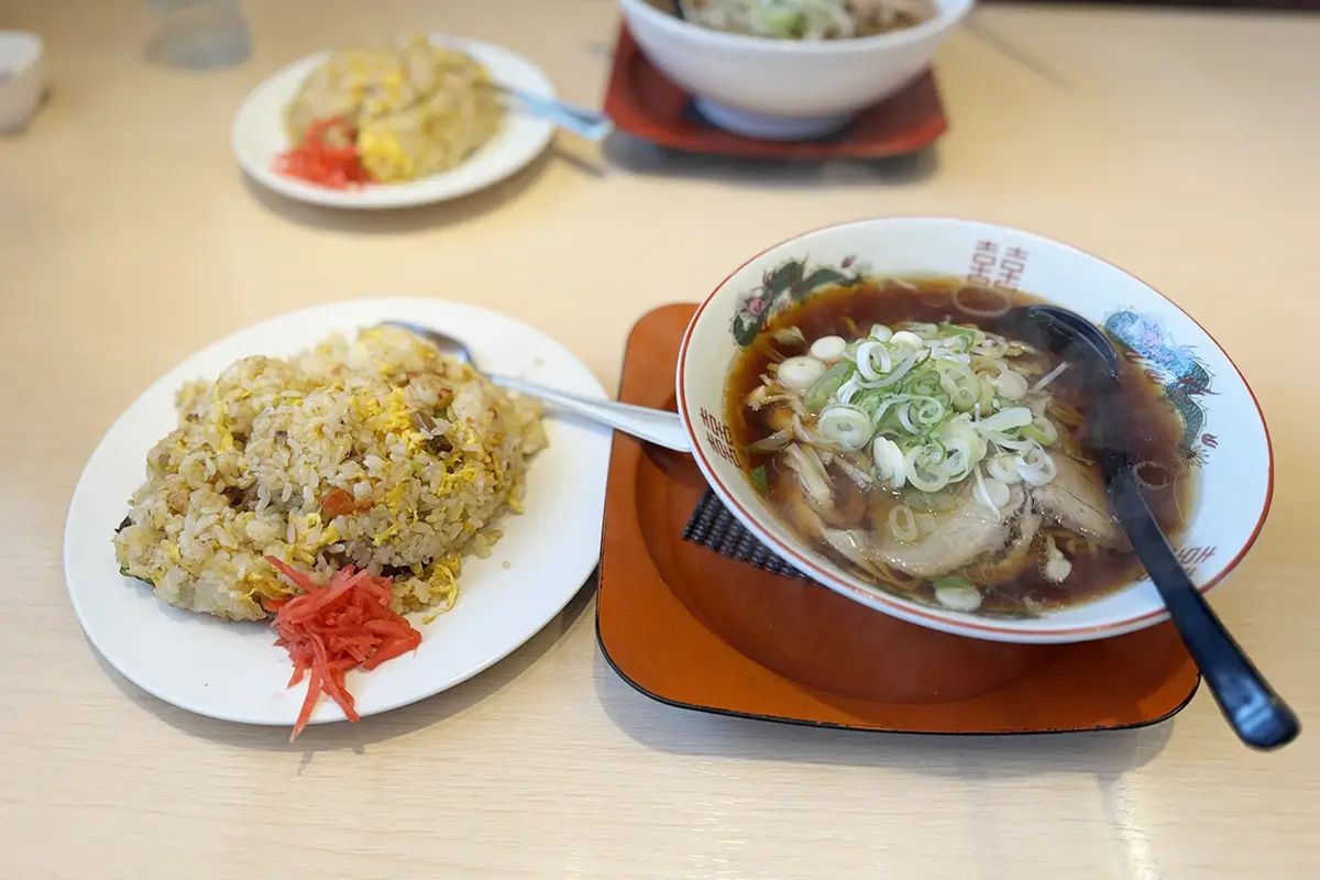 麺家やす 懐かしのあっさり醤油 中華そば+やきめしセット