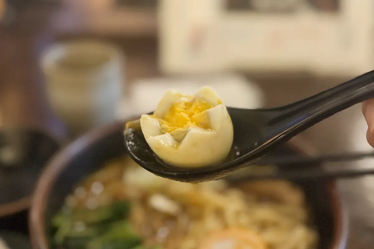 お食事処 庵 カレーうどん ゆでたまご