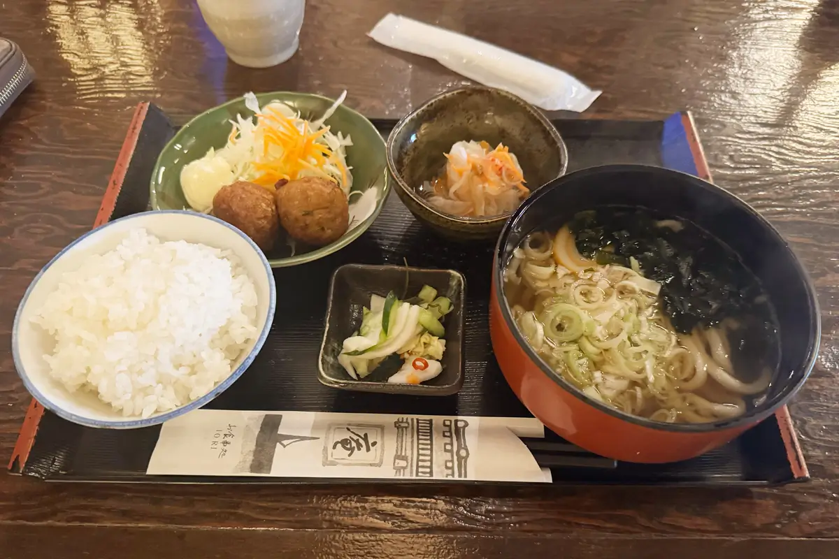 お食事処 庵 うどん定食